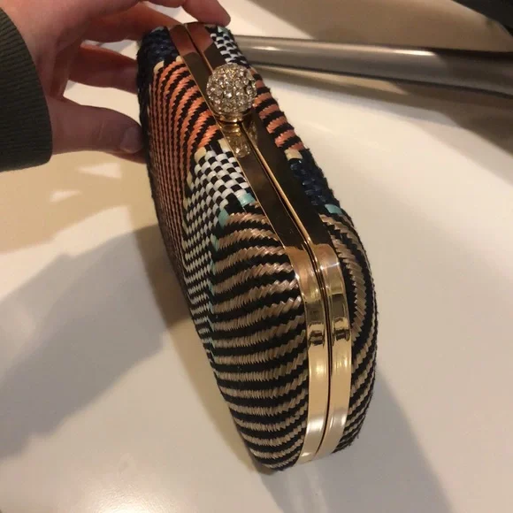 Clutch - Picture 3 of 4